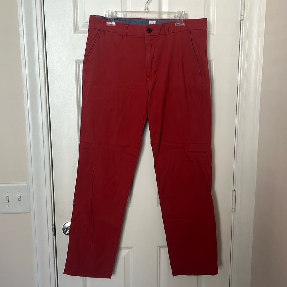 GAP Men’s Lightweight Khaki Pants, Red, 34x32